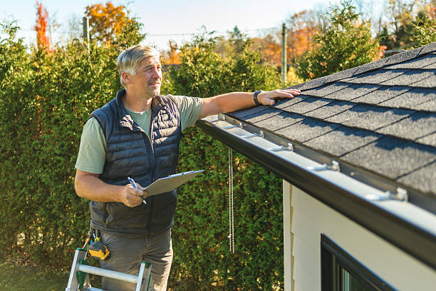 Professional Roofing technician working in Absarokee, MT